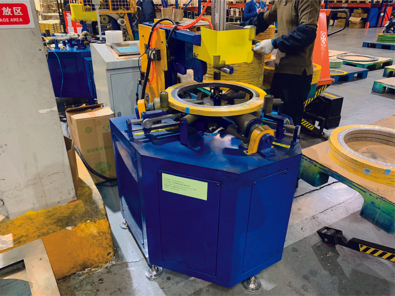 Envolvedora de bobina horizontal pequeña KW200